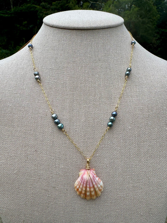 Sunrise Shell Necklace | Freshwater Peacock Pearl Chain